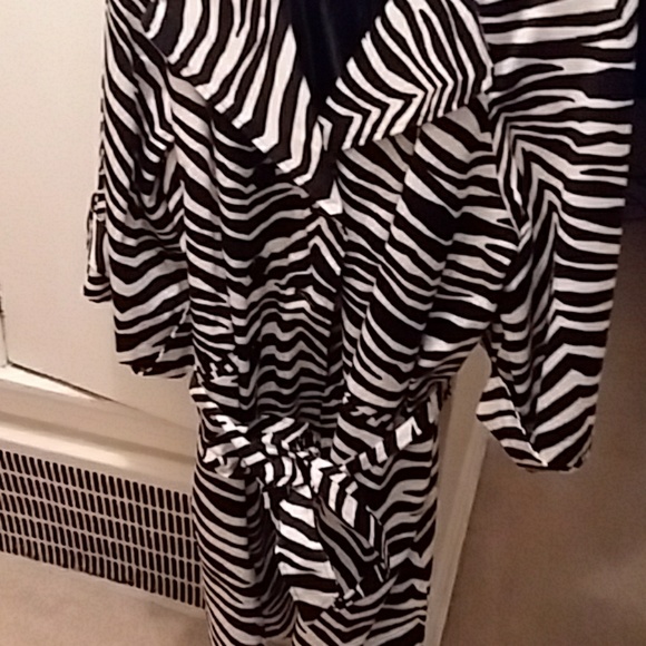 Coat. Brand new - Picture 2 of 2